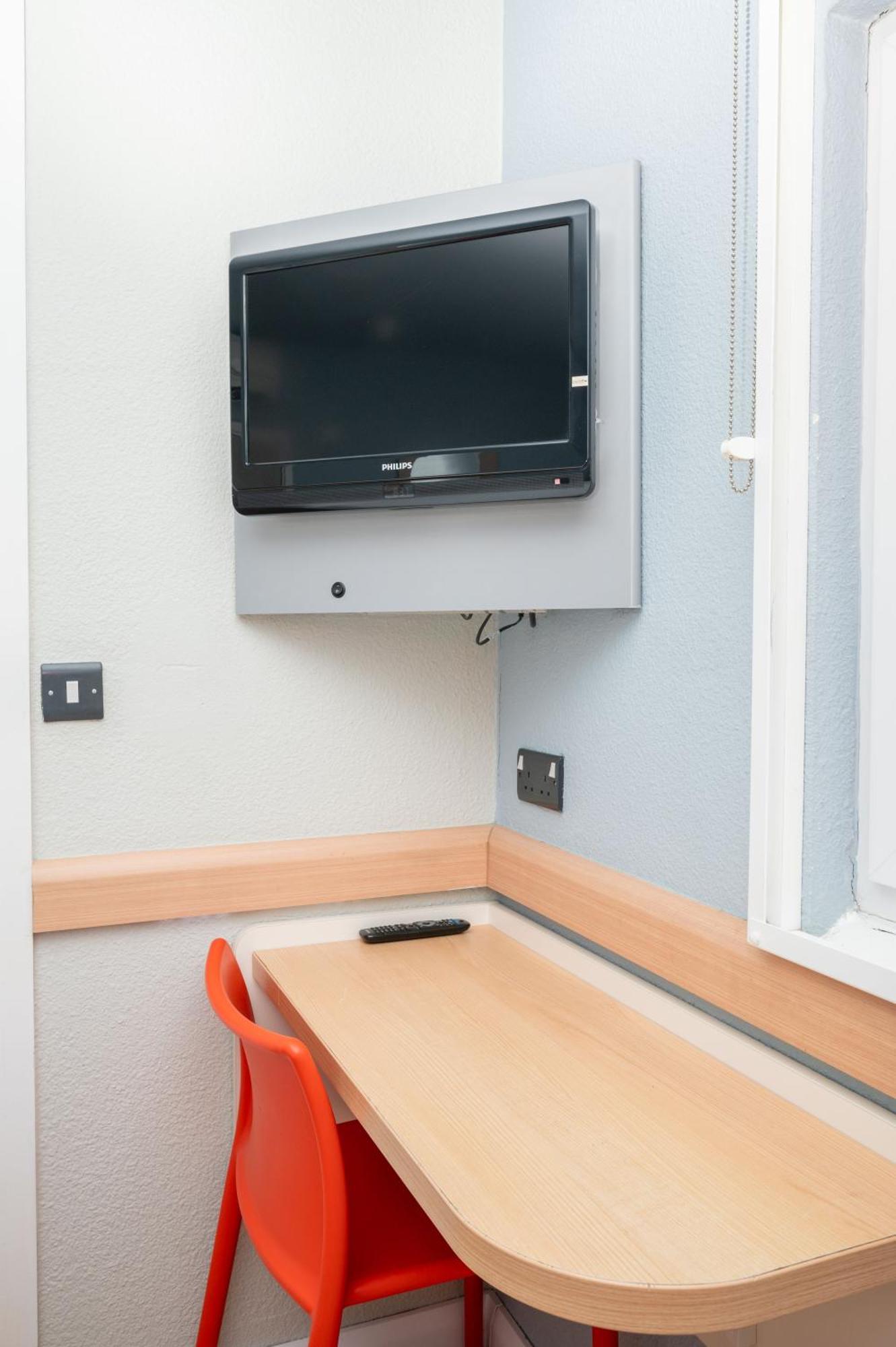 Ibis Budget London Barking Баркінг Екстер'єр фото