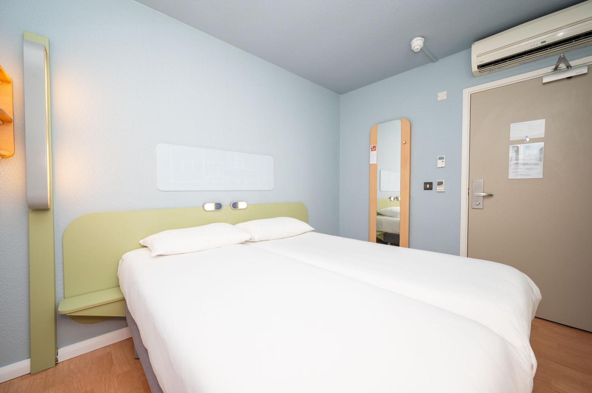 Ibis Budget London Barking Баркінг Екстер'єр фото