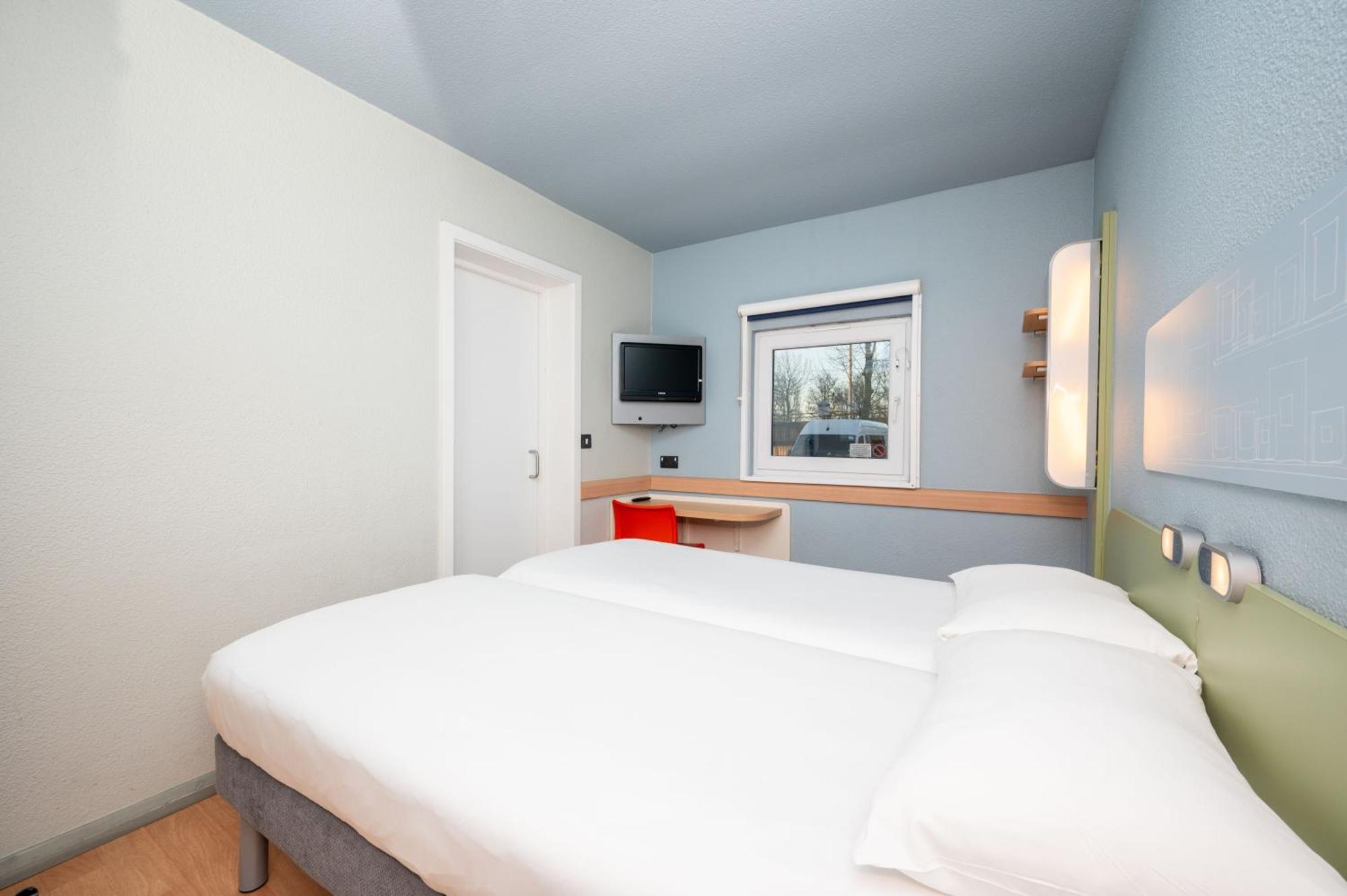 Ibis Budget London Barking Баркінг Екстер'єр фото