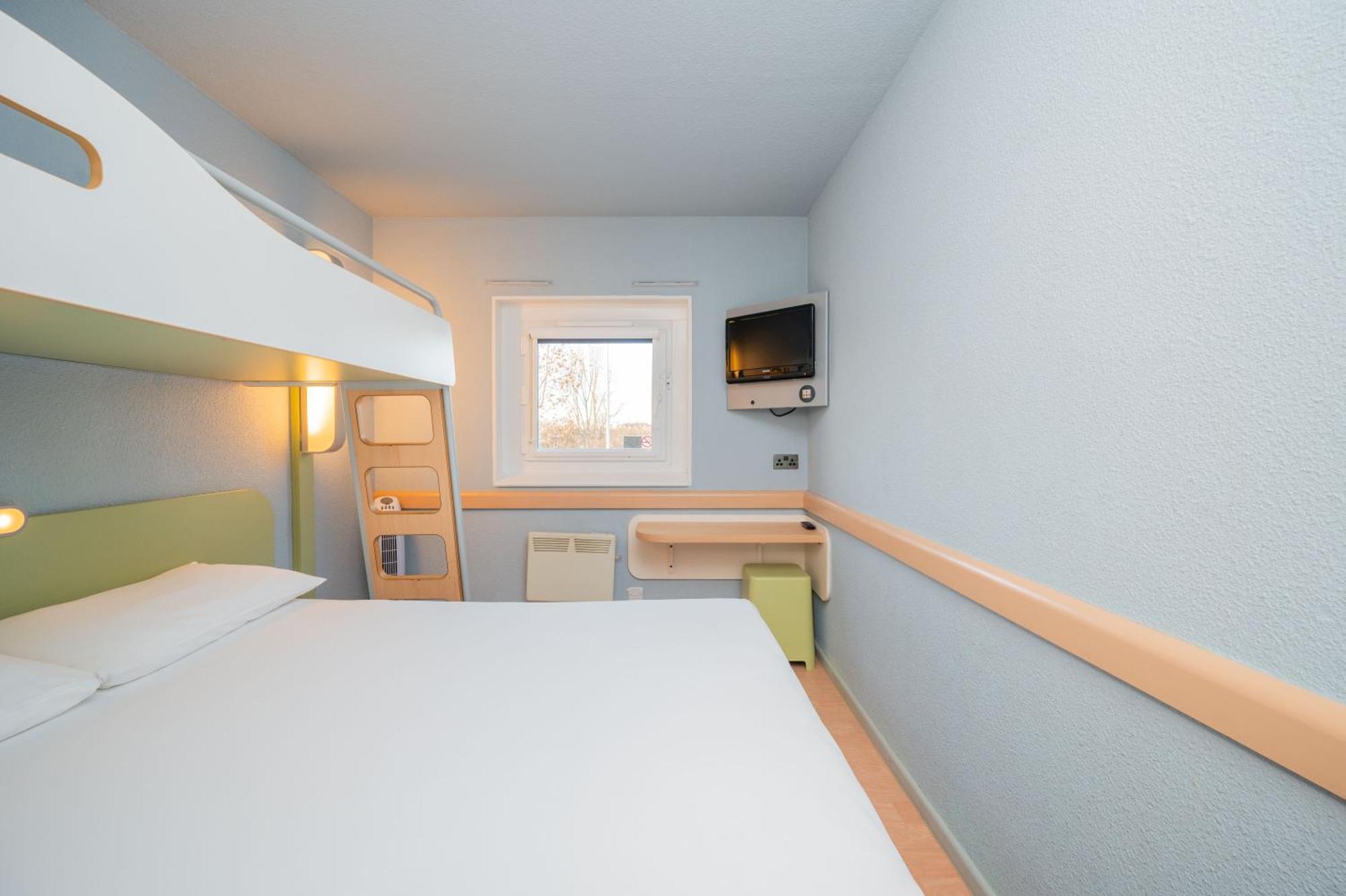Ibis Budget London Barking Баркінг Екстер'єр фото
