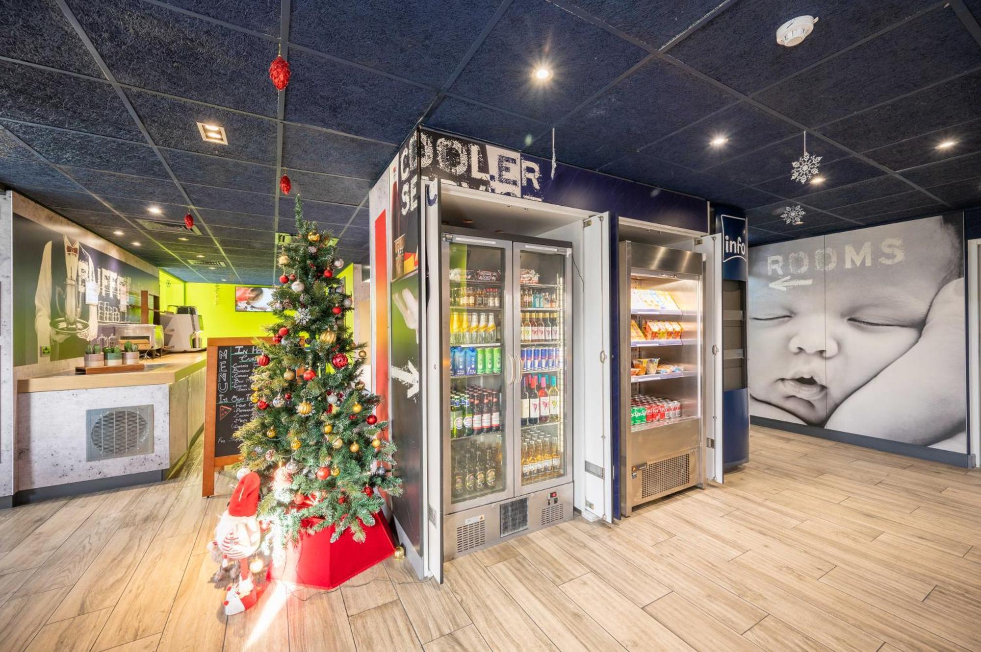 Ibis Budget London Barking Баркінг Екстер'єр фото