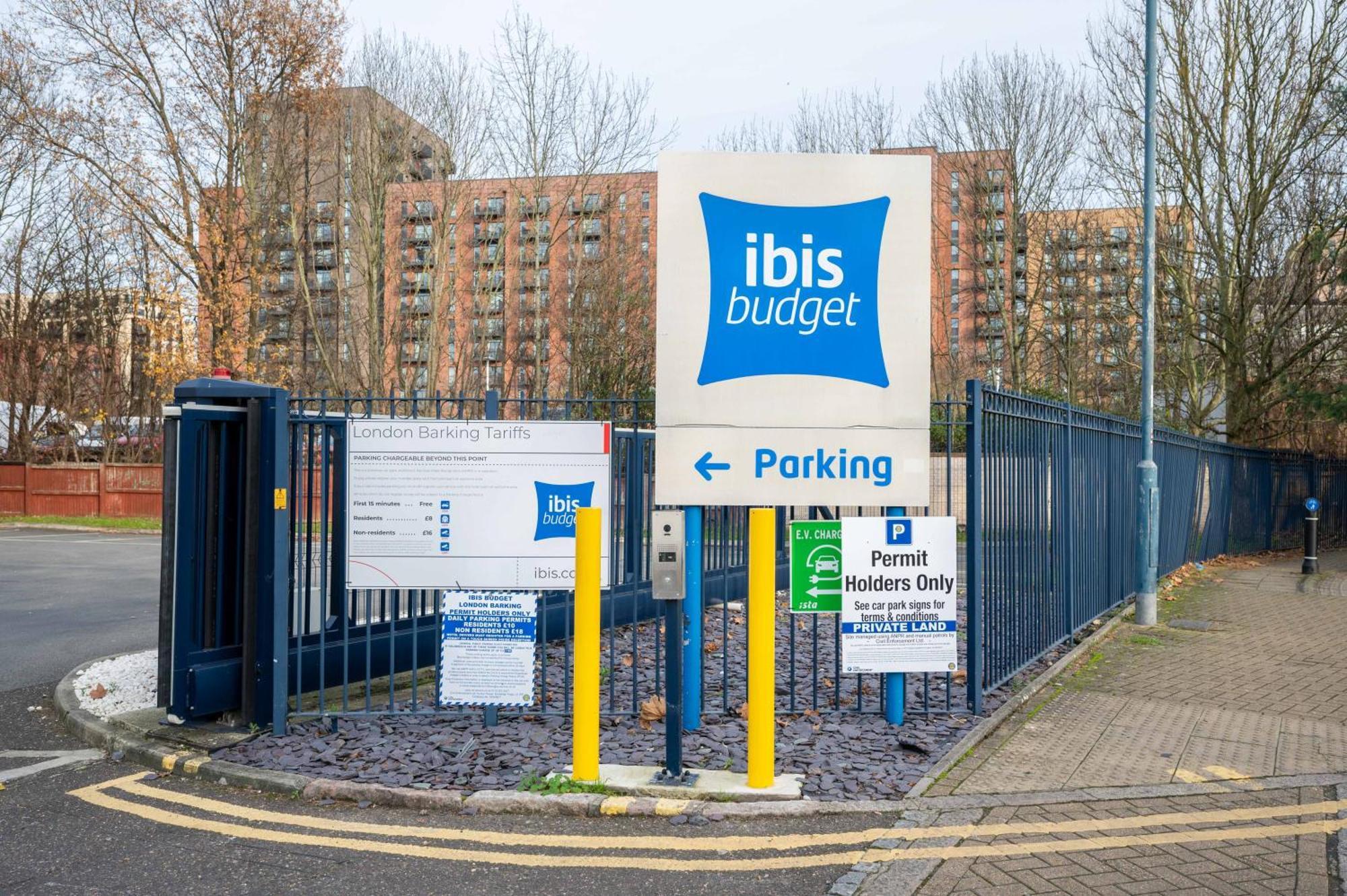 Ibis Budget London Barking Баркінг Екстер'єр фото