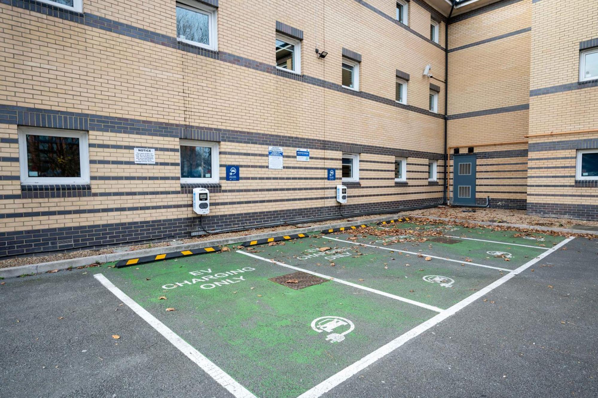 Ibis Budget London Barking Баркінг Екстер'єр фото