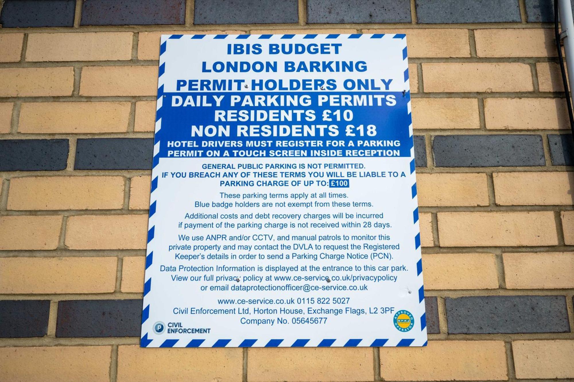 Ibis Budget London Barking Баркінг Екстер'єр фото
