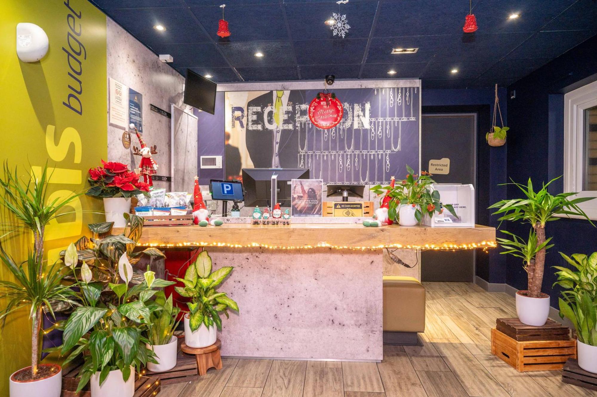 Ibis Budget London Barking Баркінг Екстер'єр фото