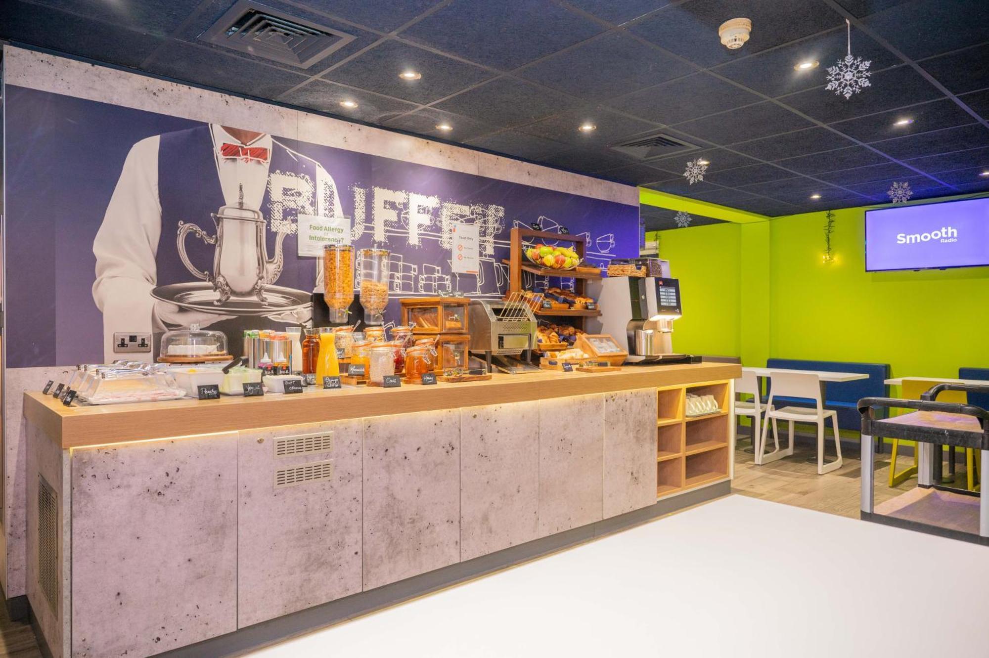Ibis Budget London Barking Баркінг Екстер'єр фото
