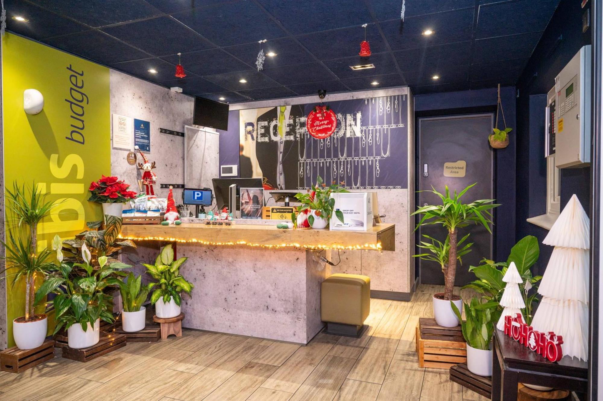 Ibis Budget London Barking Баркінг Екстер'єр фото