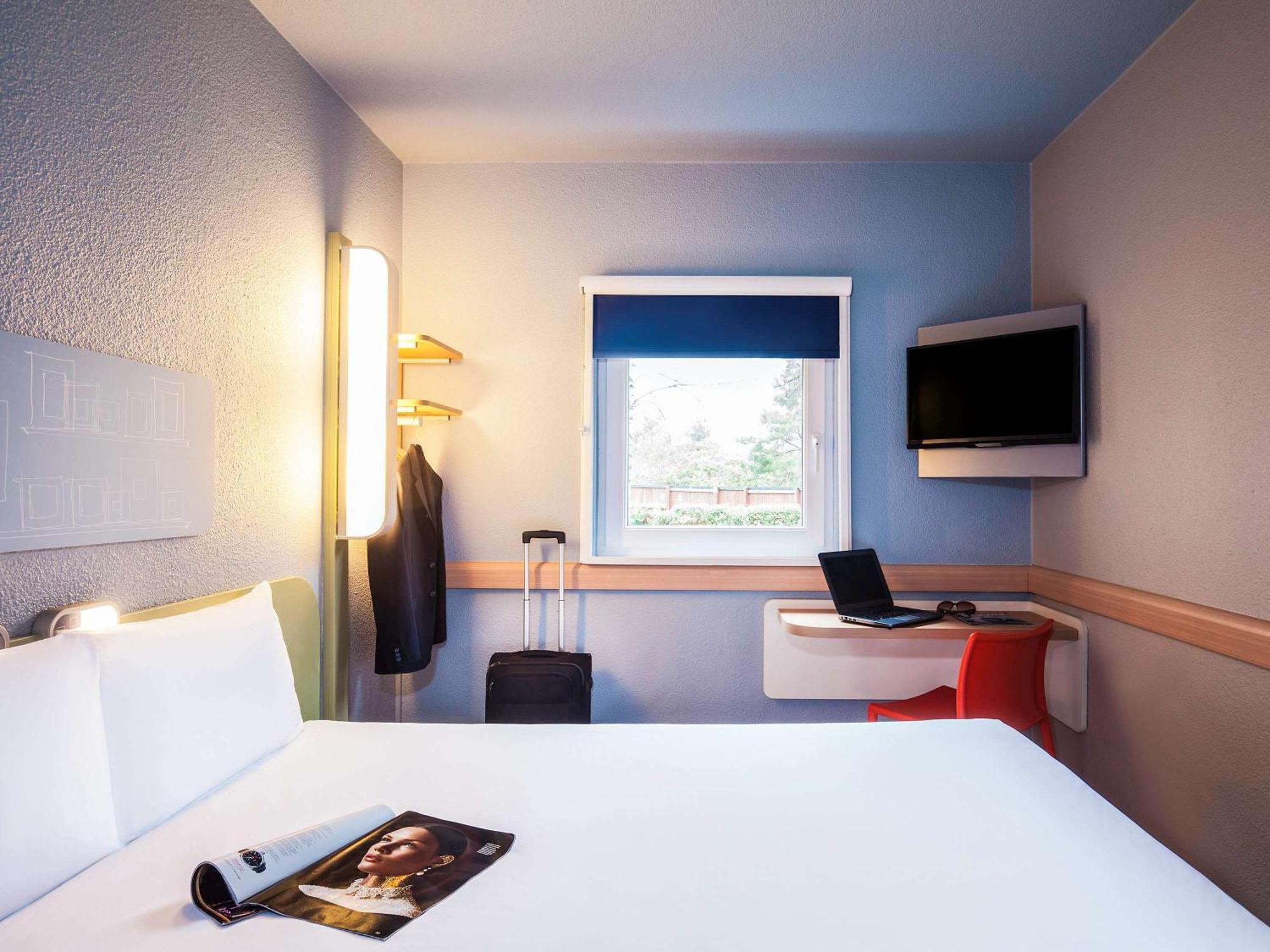 Ibis Budget London Barking Баркінг Екстер'єр фото