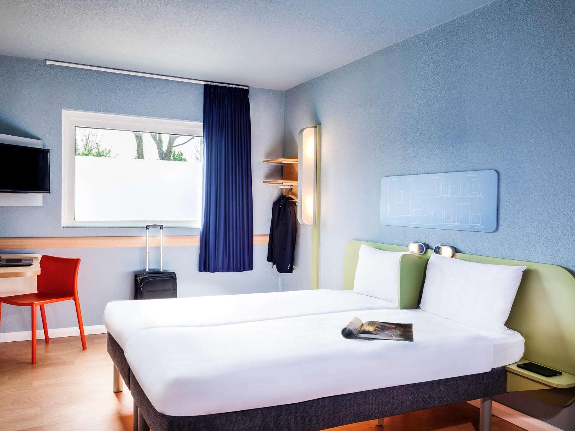 Ibis Budget London Barking Баркінг Екстер'єр фото