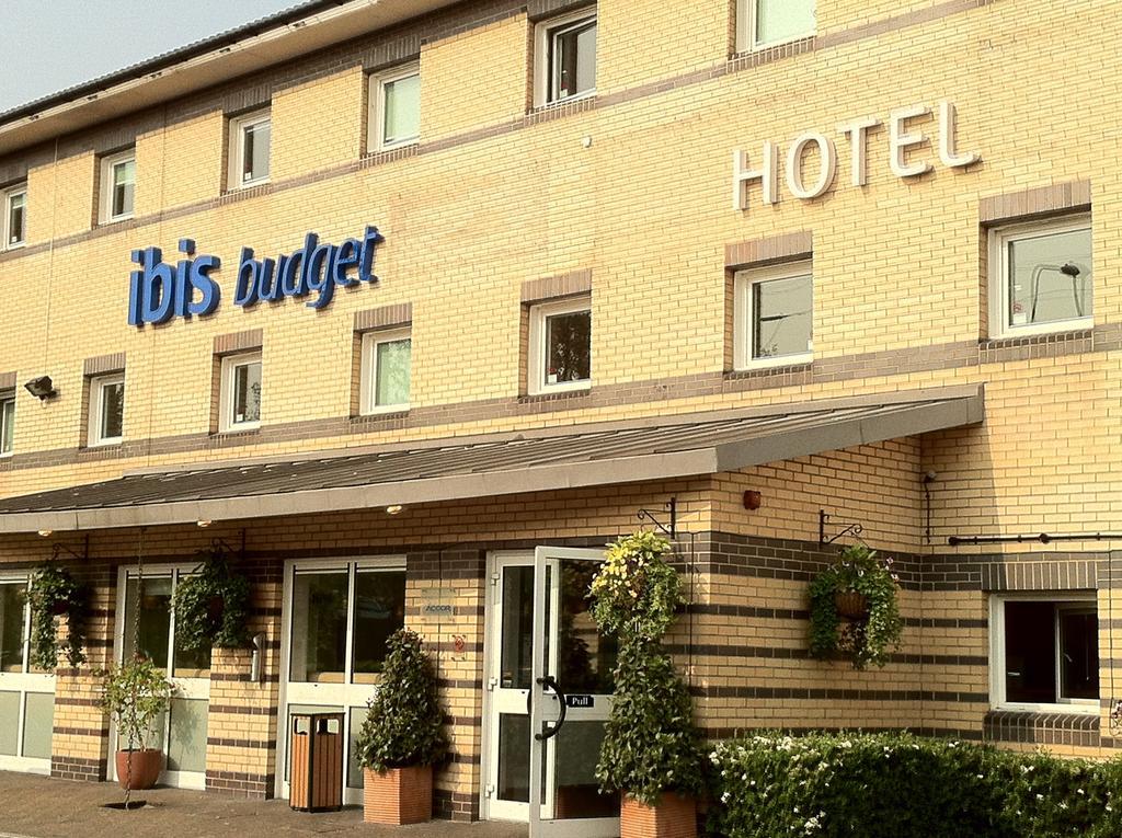 Ibis Budget London Barking Баркінг Екстер'єр фото